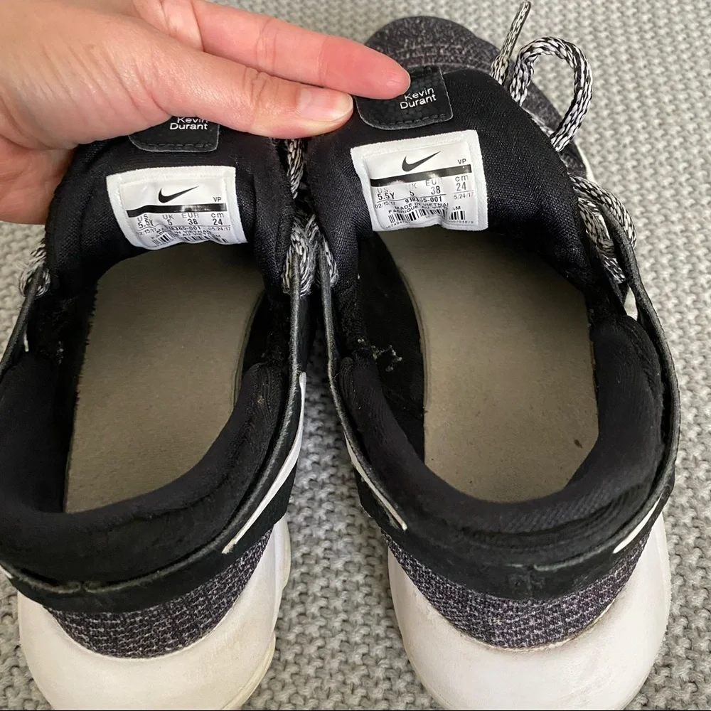 Nike Zoom KD 10 Kevin Durant Oreo GS 5.5Y / 7W activewear